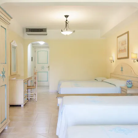 Club Marina Hotel 4*