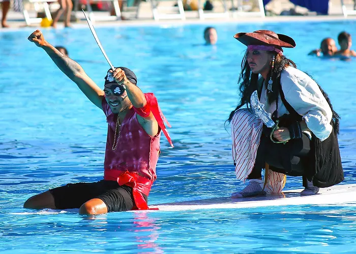 Club Marina Hotell 4*