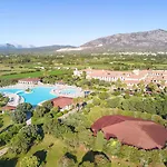 Club Marina 4*