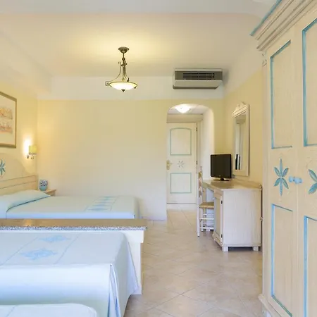 Club Marina Hotel