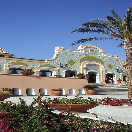 Club Marina 4*