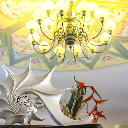 Club Marina Hotel 4*