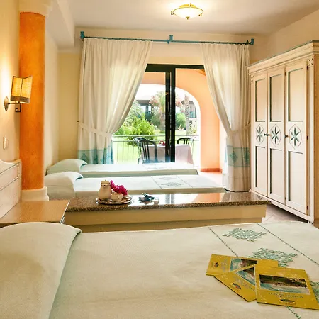 Club Marina Hotel 4*