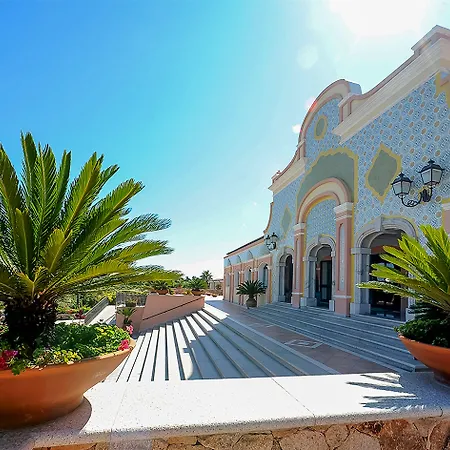 Club Marina 4*