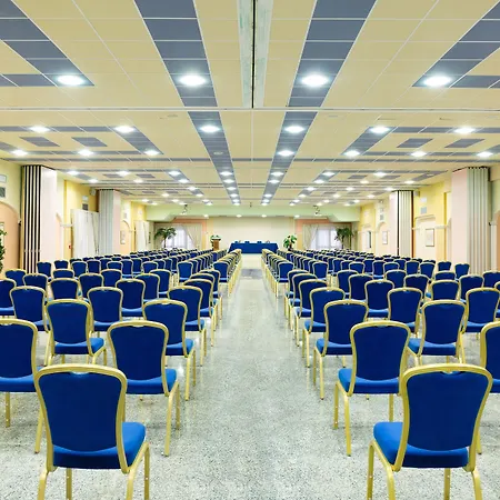 Club Marina אורוסיי