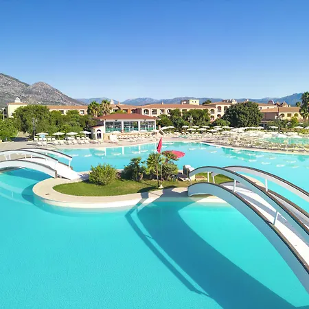 Club Marina מלון אורוסיי