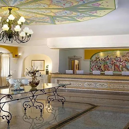 Club Marina Орозеи