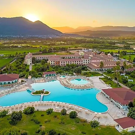 Club Marina Hotel