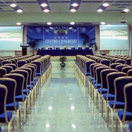 Club Marina Hotel