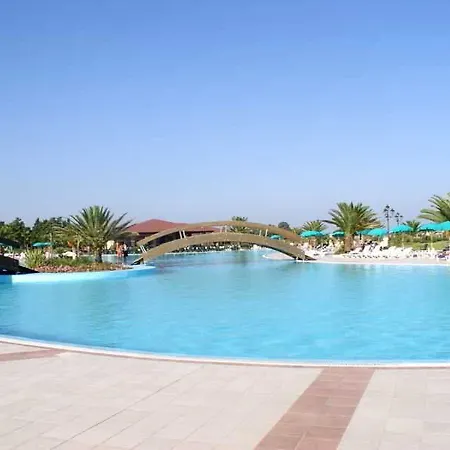 Club Marina Hotel