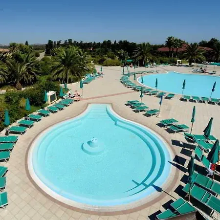 Club Marina Hotel 4*