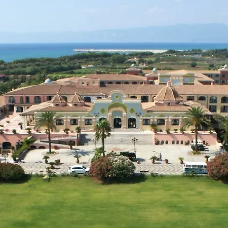 Club Marina Hotel