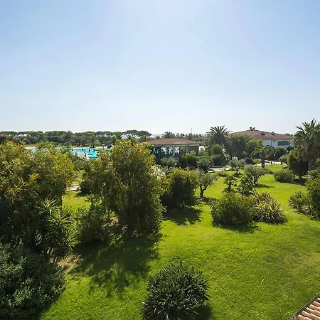 Club Marina 4*