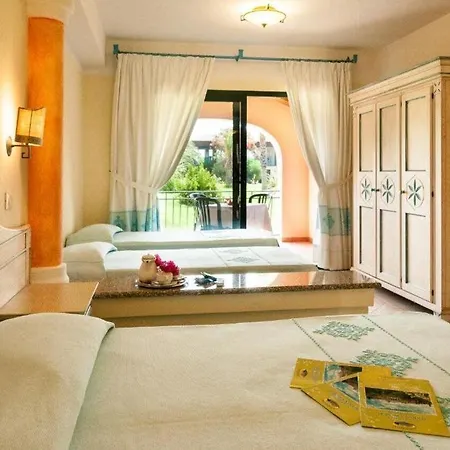 Club Marina Hotel 4*