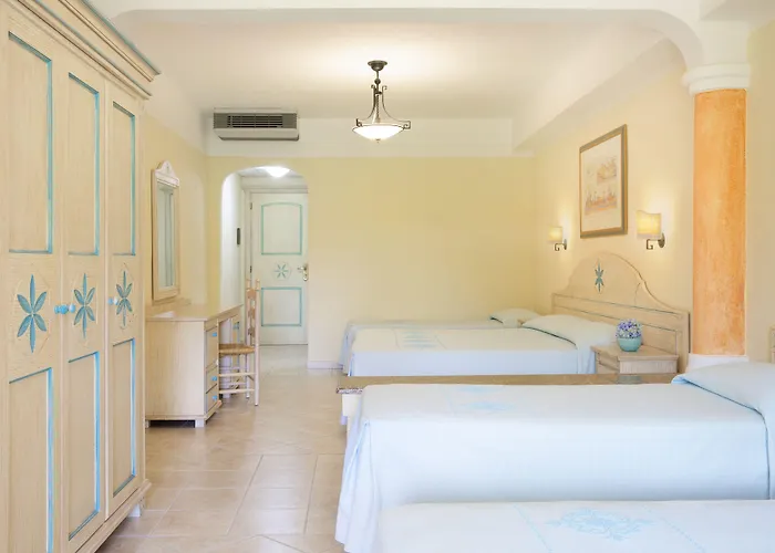 Club Marina Hotel 4*